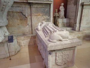 visita museu arqueologico ruinas do carmo caminhando-26
