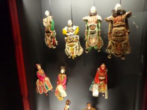 visita museu marioneta caminhando-13