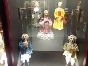 visita museu marioneta caminhando-4