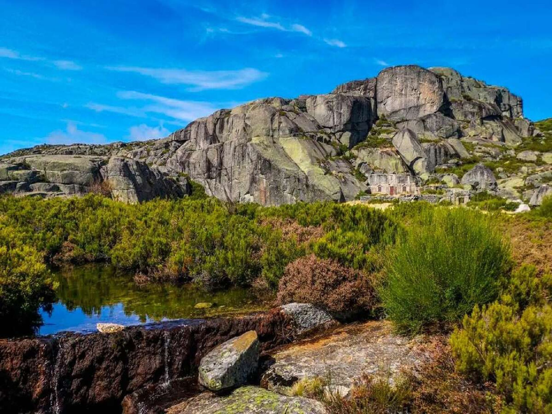 Caminhando Na Serra Da Estrela Rota Das Lagoas E Nave Da Mestra 
