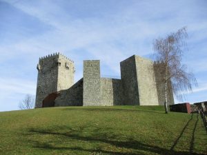 caminhada castelo de montalegre caminhando