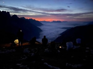 caminhada-dolomitas-italia-caminhando