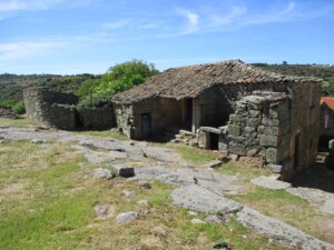 caminhada-castelo-mendo-caminhando