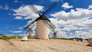 caminhando campo de criptana moinhos de vento dom quixote castilla la mancha
