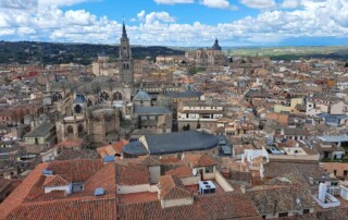 caminhando toledo vista da alcazaba
