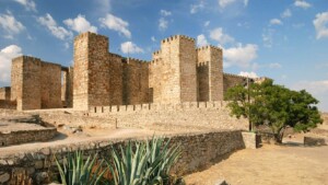 caminhada castelo trujillo espanha