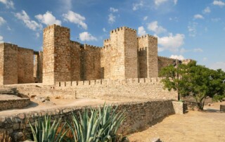 caminhada castelo trujillo espanha