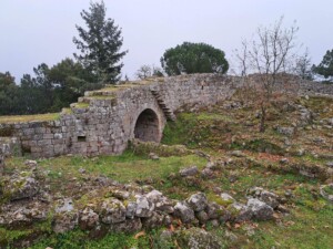 vila-muralhada-castelo-carrazeda-ansiaes-caminhando