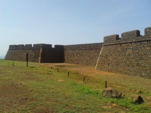 caminhando-cidade-velha-santiago