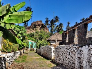 caminhando-cidade-velha-santiago
