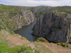 caminhando-miradouro-castilhouco-douro-internacional