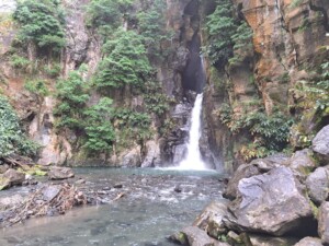 caminhada-salto-cabrito-sao-miguel-caminhando