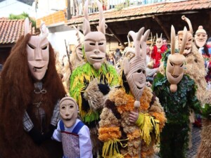 caminhando-carnaval-lazarim