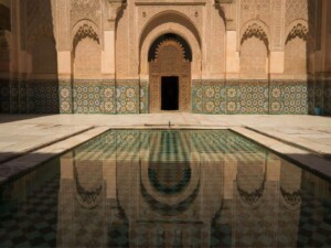 caminhando-Marrakech-Madrassa-Ben-Youssef