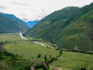 caminhndo-Vale-Sagrado-peru